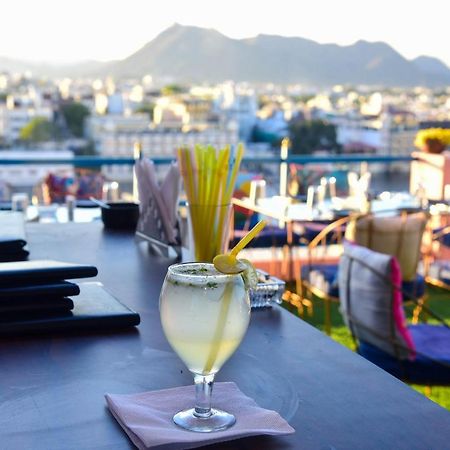 Hotel Casa By The Lake Udaipur Bagian luar foto