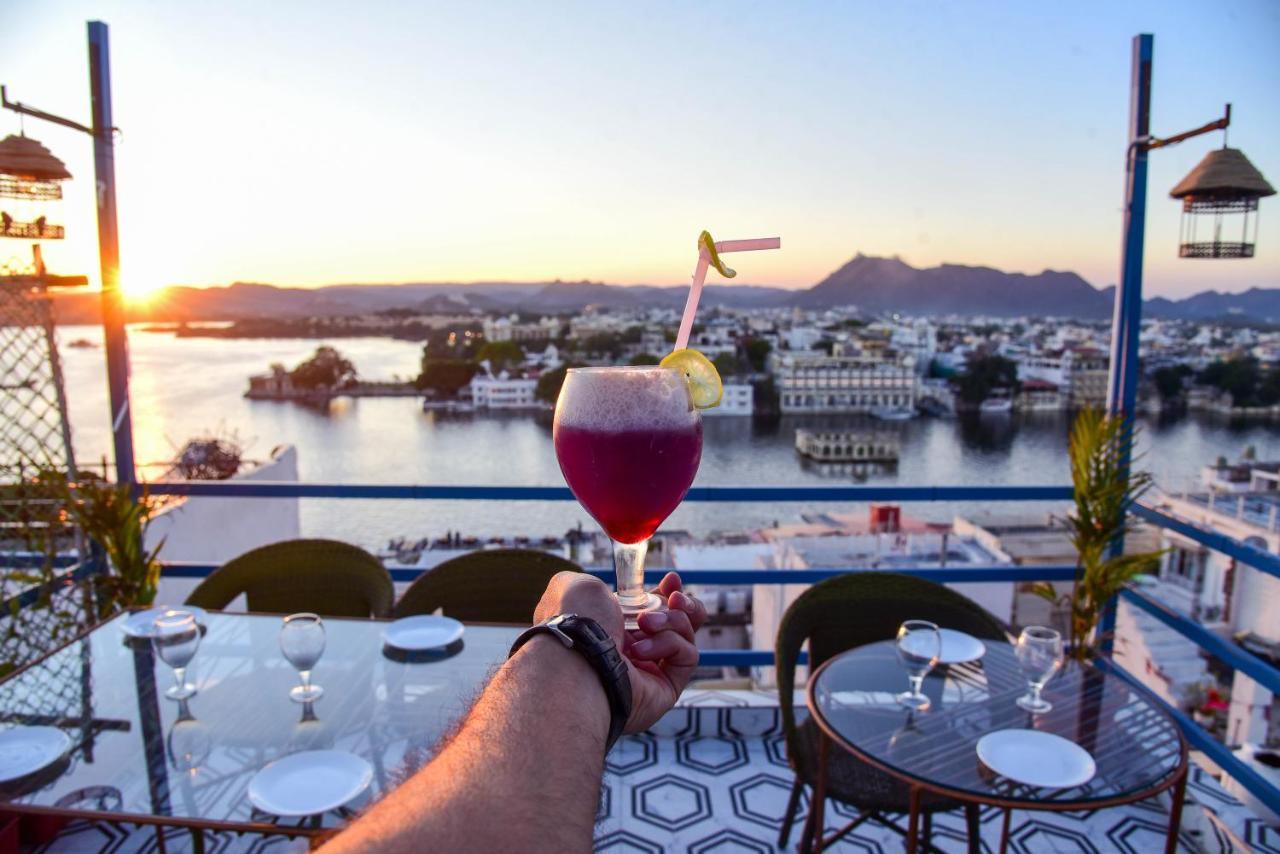 Hotel Casa By The Lake Udaipur Bagian luar foto